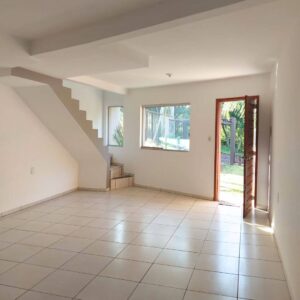 Sala aberta integrada com cozinha